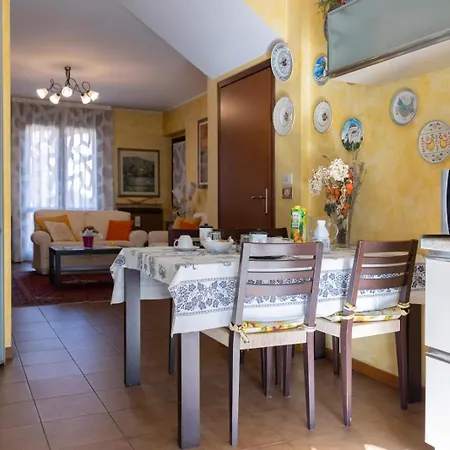 Casa Giulia, Ospitar