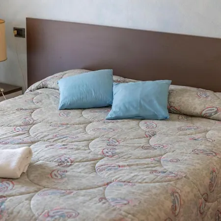 Apartamento Casa Giulia, Ospitar