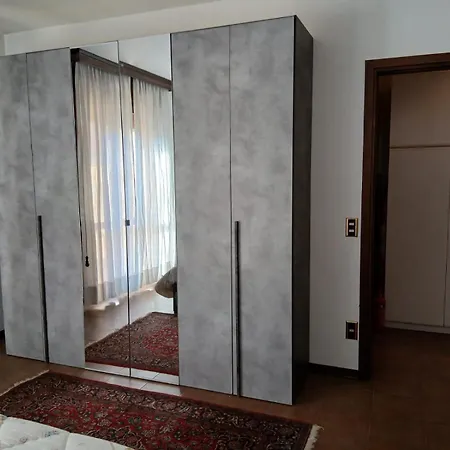 Casa Giulia, Ospitar شقة Boario Terme